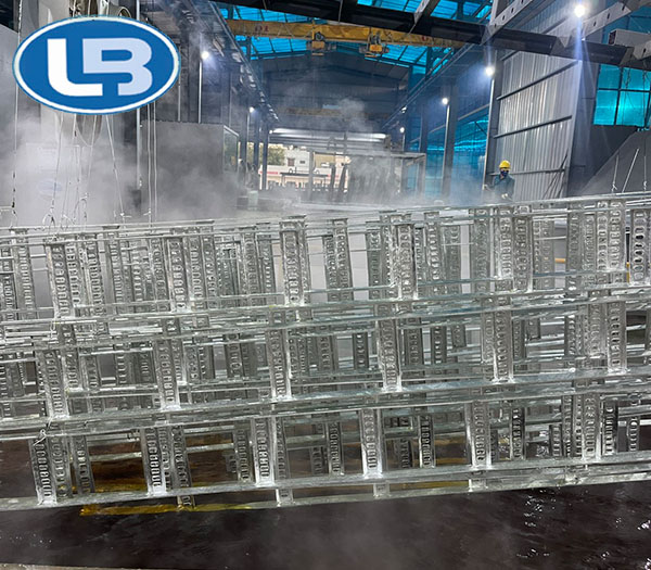 Hot-dip galvanized cable trays & cable ladders